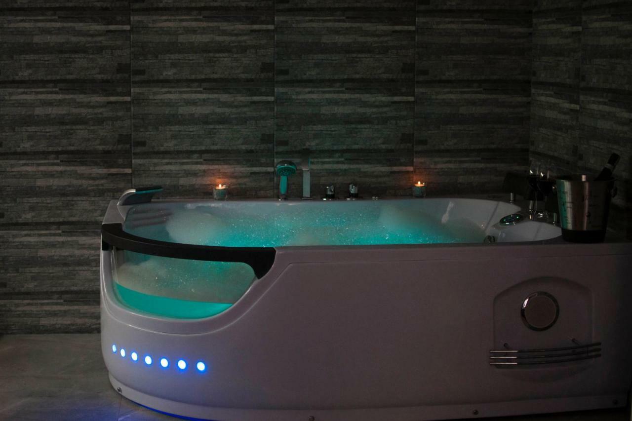 Cracow Jacuzzi Apartments - Silver Room Krasków Εξωτερικό φωτογραφία