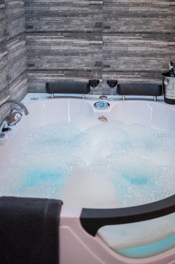 Cracow Jacuzzi Apartments - Silver Room Krasków Εξωτερικό φωτογραφία