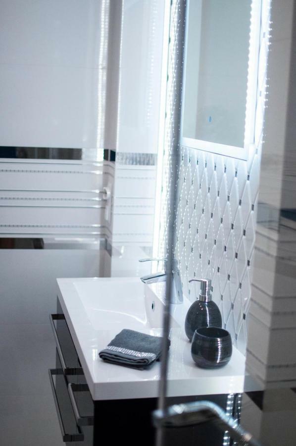 Cracow Jacuzzi Apartments - Silver Room Krasków Εξωτερικό φωτογραφία